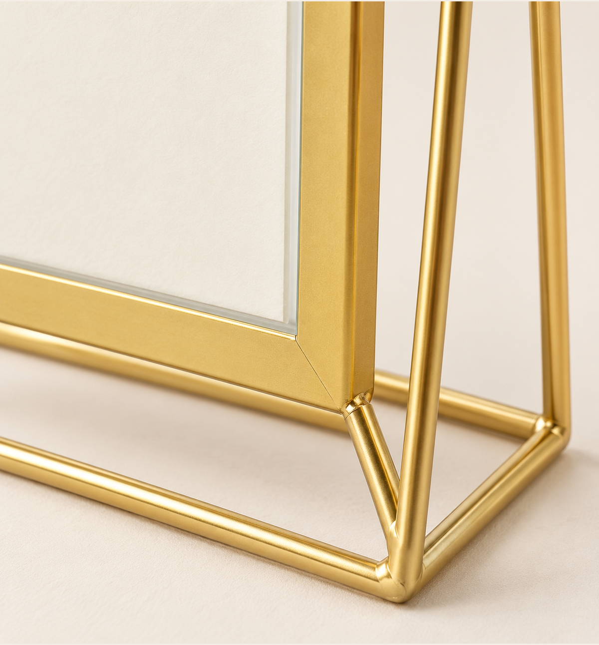 Gold-Finish Photo Frame - Gold, 10 × 15 cm, close-up