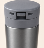 Push-Button Lid Coffee Mug - Grey, detail