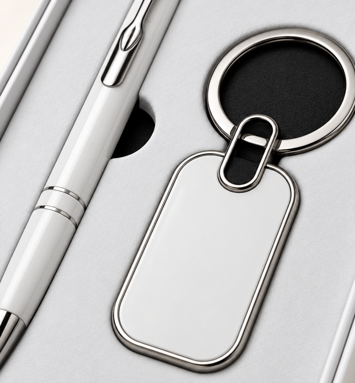 Metal Pen and Keychain Duo - White, Detail