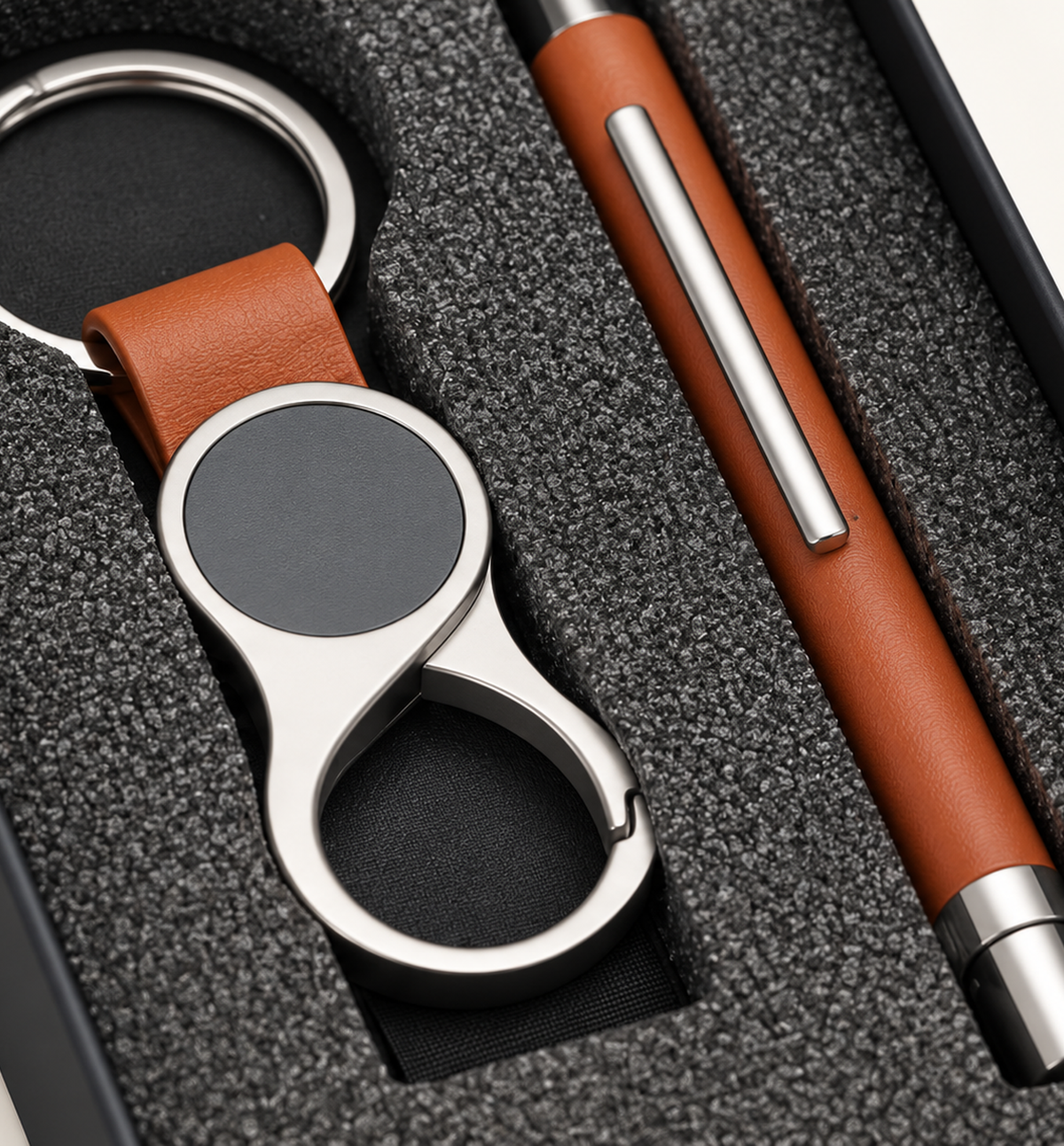 Pen and Keychain Gift Kit - Tan, Detail